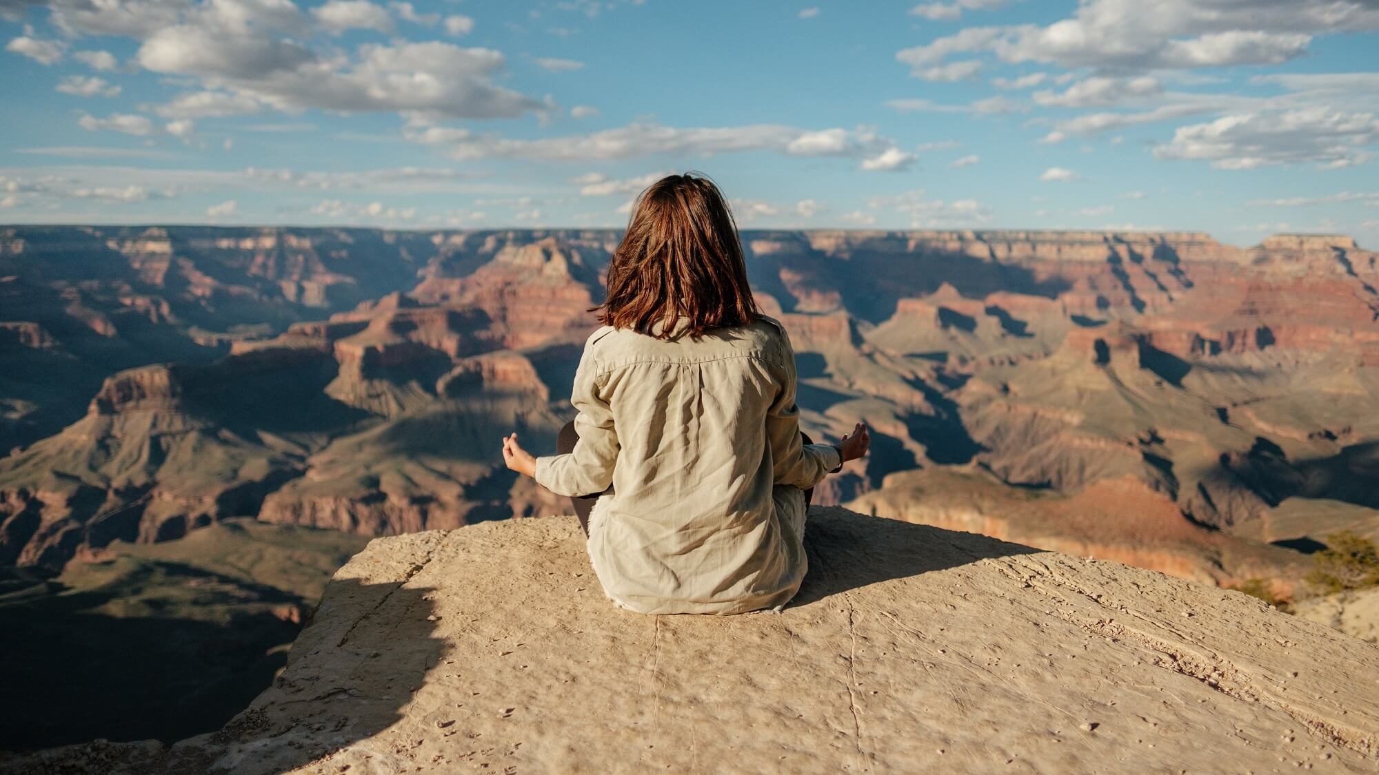 mulher meditando