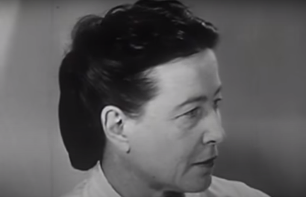 imagem em preto e branco da escritora Simone de Beauvoir